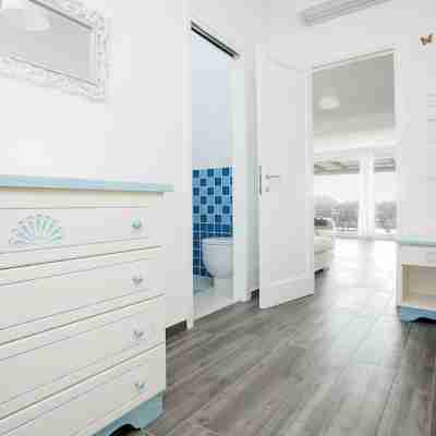 LUXURY VILLA WITH JACUZZI AND VERANDA SEA VIEW Rooms