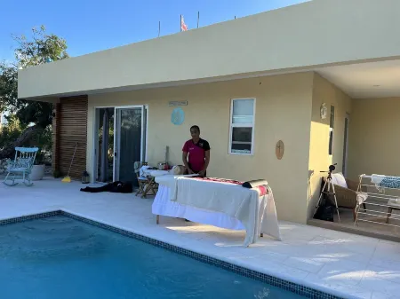 New private botanical villa on gated acre 5mins walk to beach