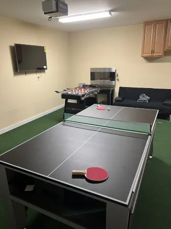 Cabin on topof the mountain great views hot tub game room and more!