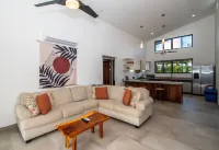 Central Villa Luna, 3 bdrs close to beach & National Park!