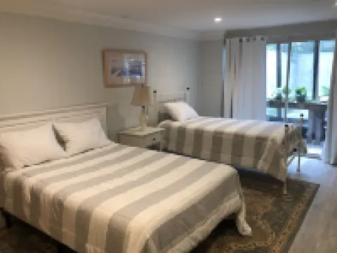 Sunset Views - Cape Cod Bay. 伊斯特姆酒店