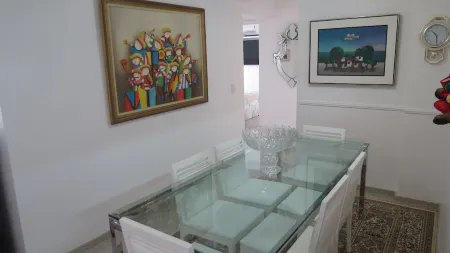 Beautiful Apartment facing the sea Отели рядом с достопримечательностью «Praia Bertioga»