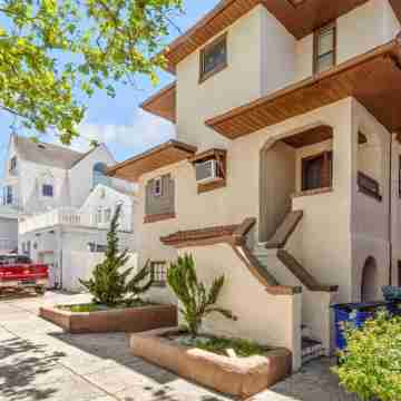 1 Block to AC Beach - 8br/5ba Historic & Modern Hotel Exterior