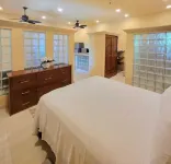 Private Comfortable Apartments 5min from Supermarket & Marina