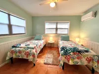 Blair's Bungalow - Exceptional Value! 2 Bdrm Home w/Dock Slip Green Turtle Cay Hotels in Green Turtle Cay