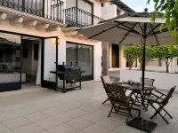 Beautiful Downtown Villa with Excellent Location!