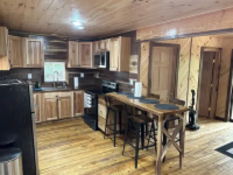 Tree House + Wi-Fi +kitchen +bathroom +2 bedrooms