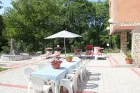 Casa Lautone, the villa surrounded by green hills near Rome