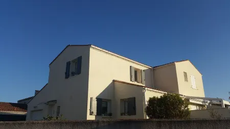 QUIET AND SERENITY - SEASIDE