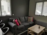 1 Bedroom Apartment in Fresnes Hoteles en Fresnes