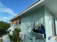 Fair Winds: Tropical Beach House, Stunning Ocean Views, Steps to the Beach!