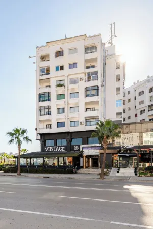 Oceanview Apartment with Stunning City View with Fiber Wi-Fi & AC