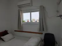 Aparthotel banana beach TLV promenade: surf, music, bars. Near Royal Beach hotel  호텔