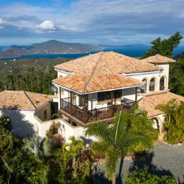 Alta Vista - Mint Condition, Private Pool, 50 Mile Views and a Backup Generator!