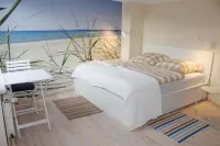 Light-flooded apartment with private sauna! Beach walking distance, with dog! Hotels in Hohenkirchen