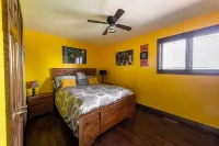 Large quiet estate property in beautiful natural surroundings. Hotels in LaSalle