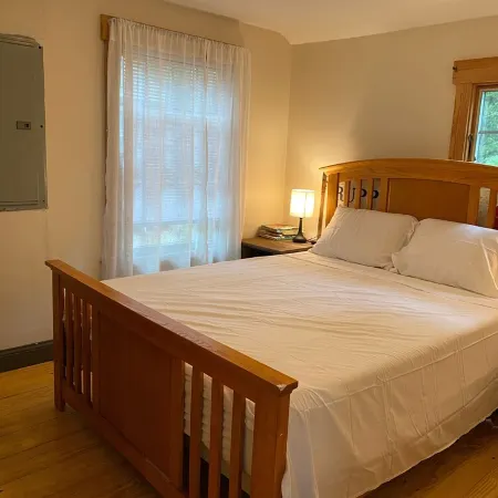 Onset beach, Cape code , Blackmore pond, private waterfront cottage