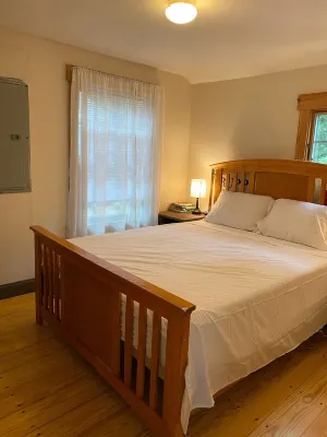 Onset beach, Cape code , Blackmore pond, private waterfront cottage