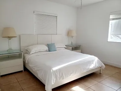 "Double Date at the Beach" Oceanside 2 Bedroom / 2 Bath