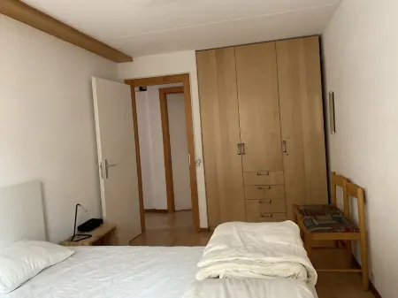 50 metres from the cable car, quiet, spacious apartment, parking and wifi.