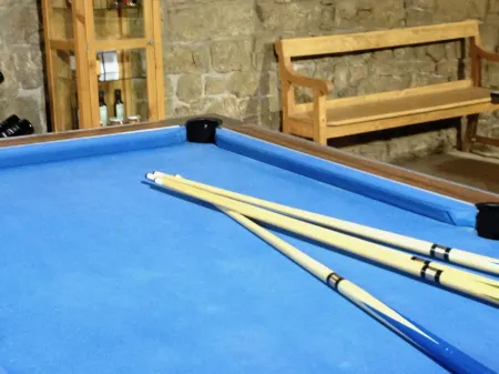 La Farraja de Cal Farrés, rural house 1 h. from BCN: swimming pool, bbq, garden. Отели в г. Калонже-де-Сегарра