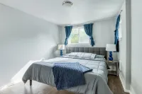 Surf Haven Unit B w/ fire pit walking distance to surfing beaches