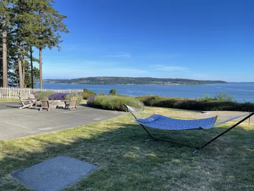 Quiet & Relaxing Family View Home for Beach Lovers & Whale Watchers, +EV charger