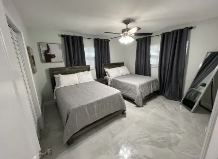 Newly Remodeled Modern Home Отели рядом с достопримечательностью «Jasmin Park»