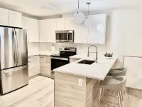 Luxury 2 Bedroom Apartment in Heart of Quincy