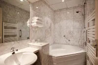 Logis Hôtel & Restaurant Arcombelle Hotels in Langres