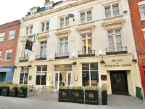 นิว เคาน์ตี้ โฮเต็ล บาย รูมส์บุ๊ค โรงแรมในกลอสเตอร์