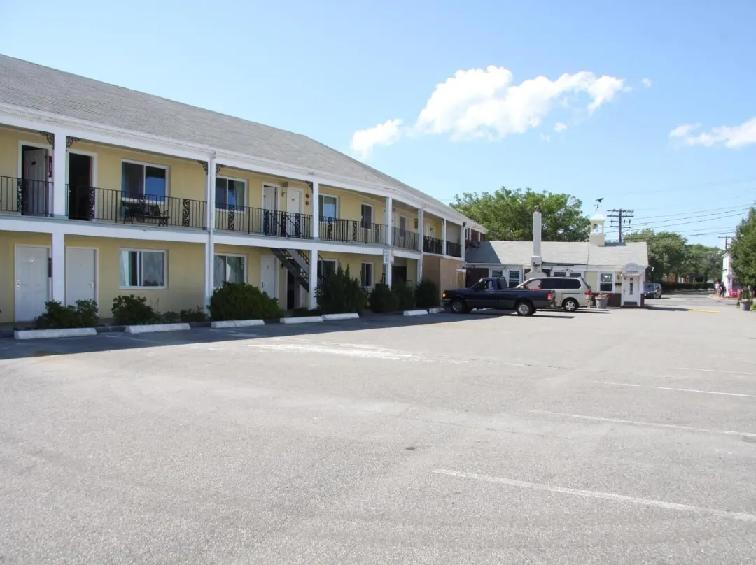 Cape Cod Inn - Cape Cod, MA