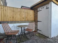 10 Haw Grove - Country Houses