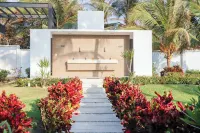 Dream Diamante with Beach Club - شقق