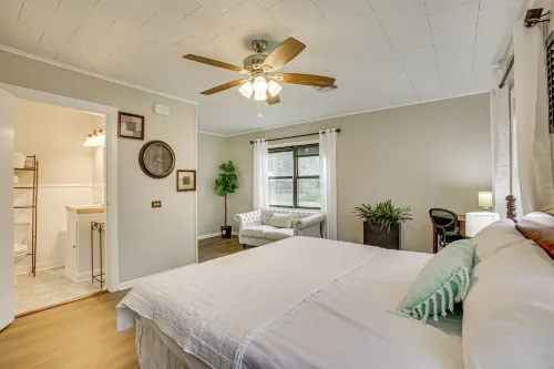 2 Mi to Nicholls State University: Home w/ Yard Hotels in Thibodaux