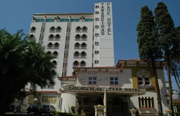 塔馬雷拉斯公園酒店