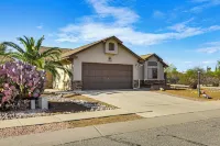 'Coyote Casa' w/ Mtn Views in Tuscon Desert Oasis - Private Pools