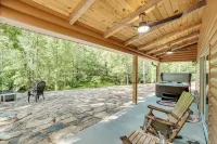 Sip, Hike and Explore Sleek Retreat in Cleveland!
