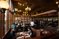 McMenamins Anderson School - bar