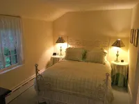 Stone Throw Cottage Hotels in Bar Harbor