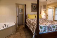Hidden Springs Bed and Breakfast Hotels in Eureka Springs