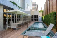 Flix Hotel - en bord de mer