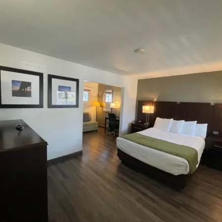 Hi View Inn & Suites