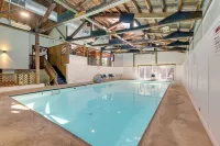 Fully Renovated! Luxe Ski Condo Near Stowe Mtn - Condos