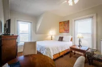 Lakelawn B&B and Motel
