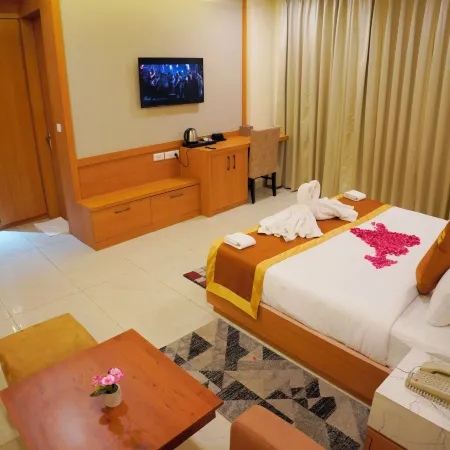 Hotel Cheer Royale