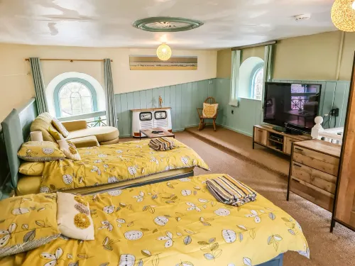 Rainforest Chapel - Homestays