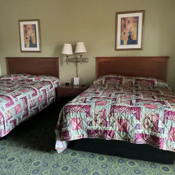 Sunshine Inn of Daytona Beach Отели рядом с достопримечательностью «Аттракцион Daytona 500 Experience»