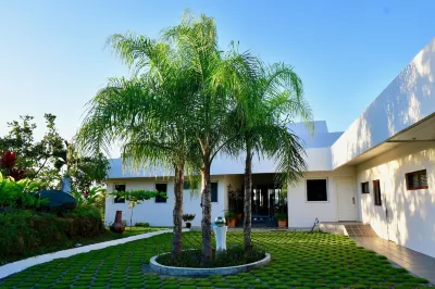 Sand Dollar Villa Отели в г. 