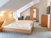 Hotel & Restaurant Birkenhof Hotels in Hanau am Main